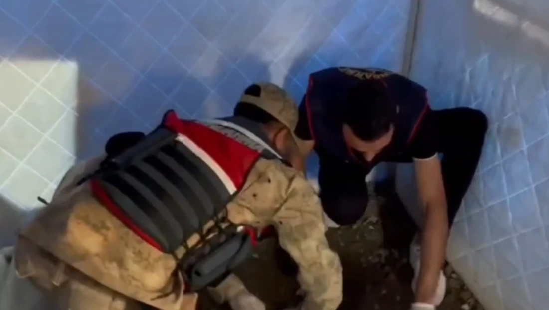 Hatay’da uyuşturucu maddeyi gizledikleri yer pes dedirtti!