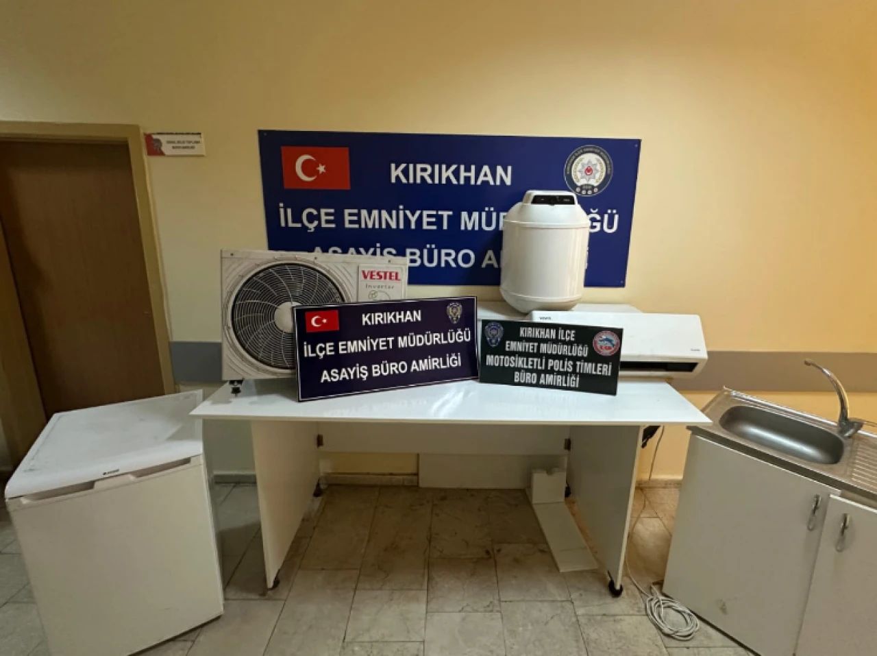 Konteyner kentte hırsızlık girişimi: 4 gözaltı, araca el konuldu!