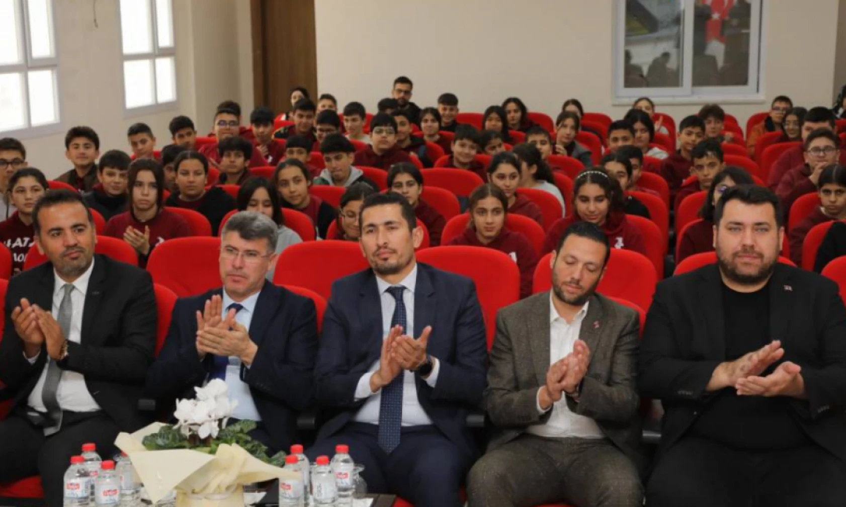 Hatay Büyükşehir Belediyesi'nden öğrencilere destek!