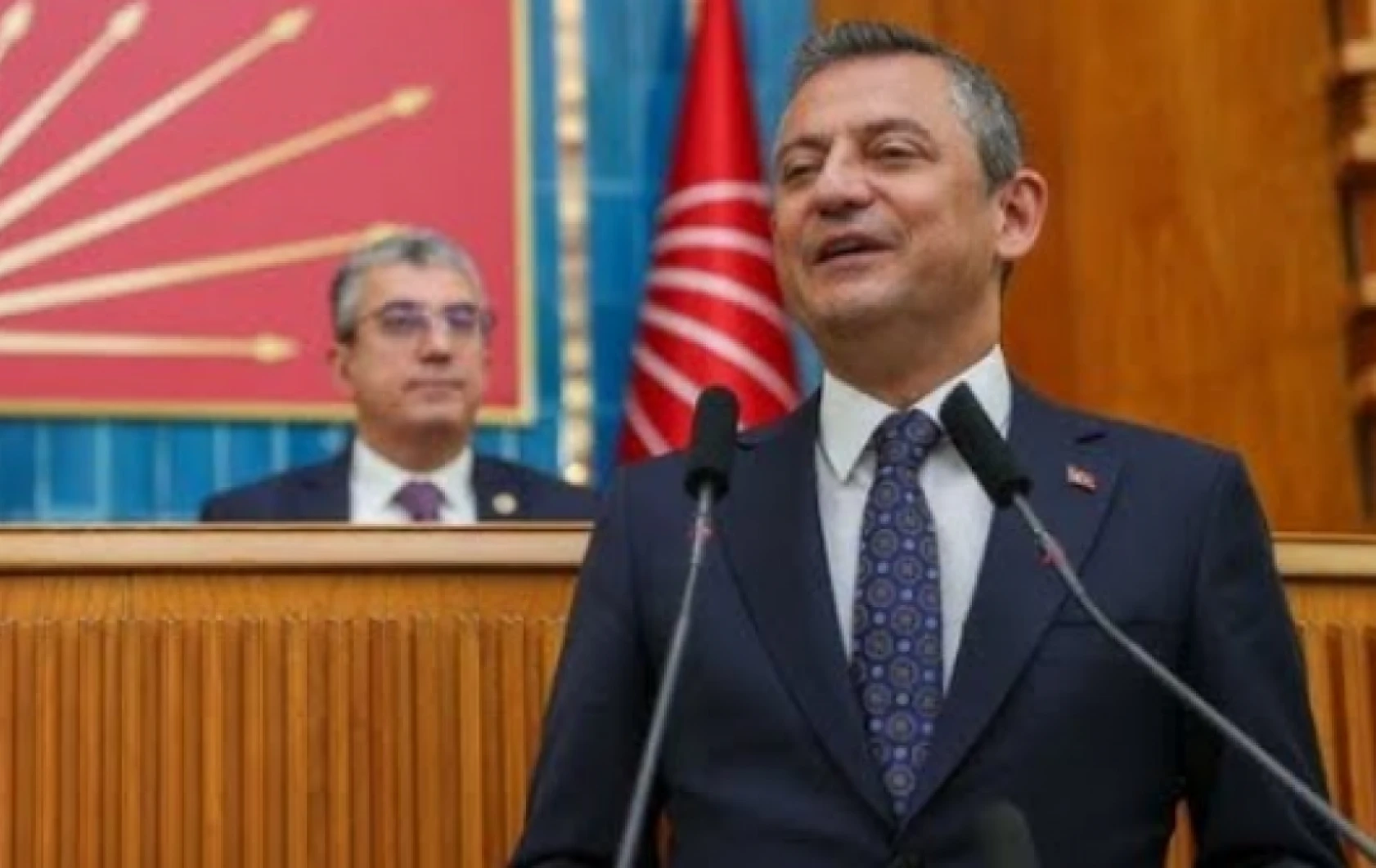 Özgür Özel, kendisine açılan soruşturma hakkında konuştu: 'Tepemin tasını attırma'