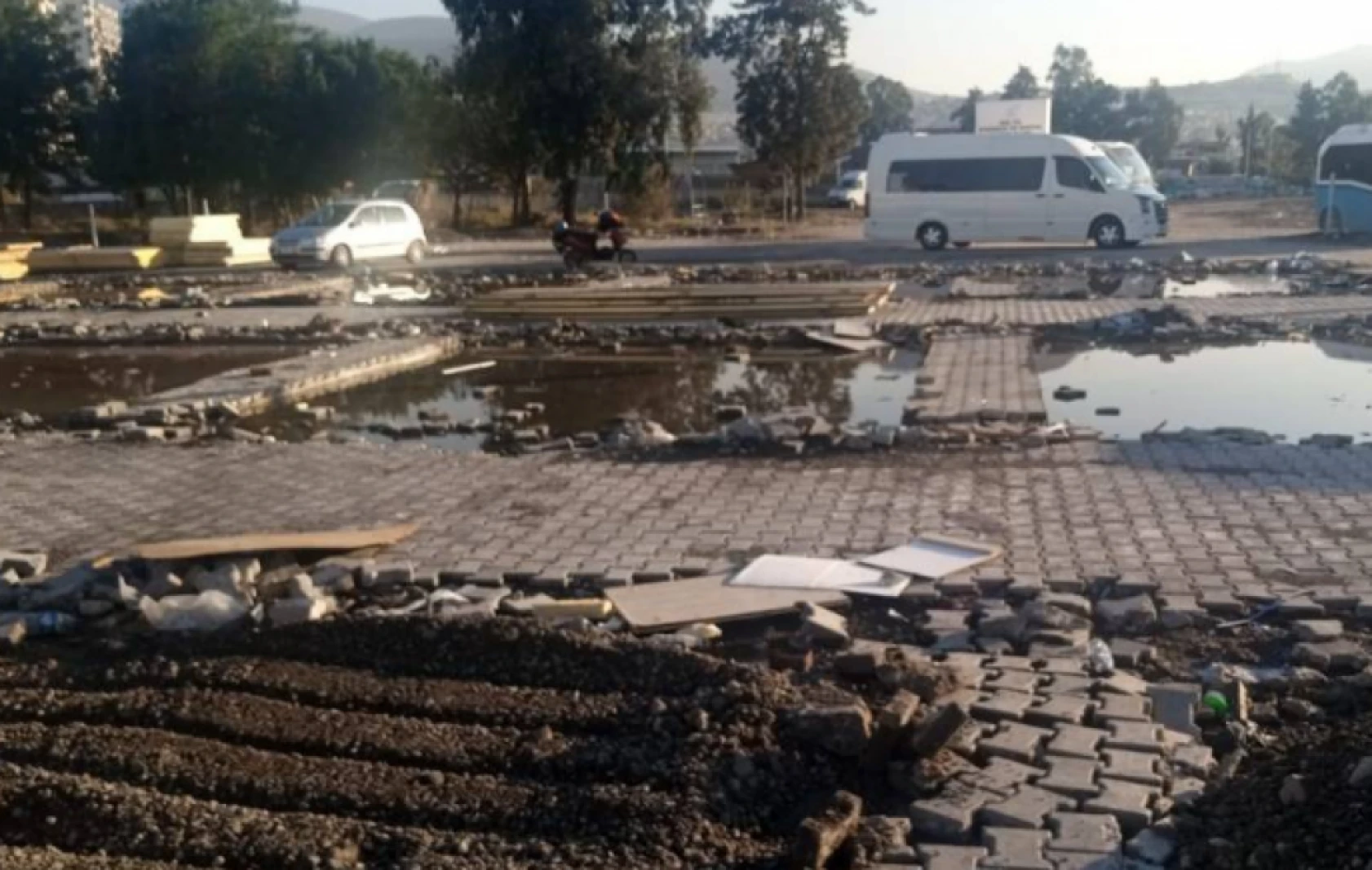 Hatay'da toplu taşıma araçlarının konakladığı yerde çalışma oldu!