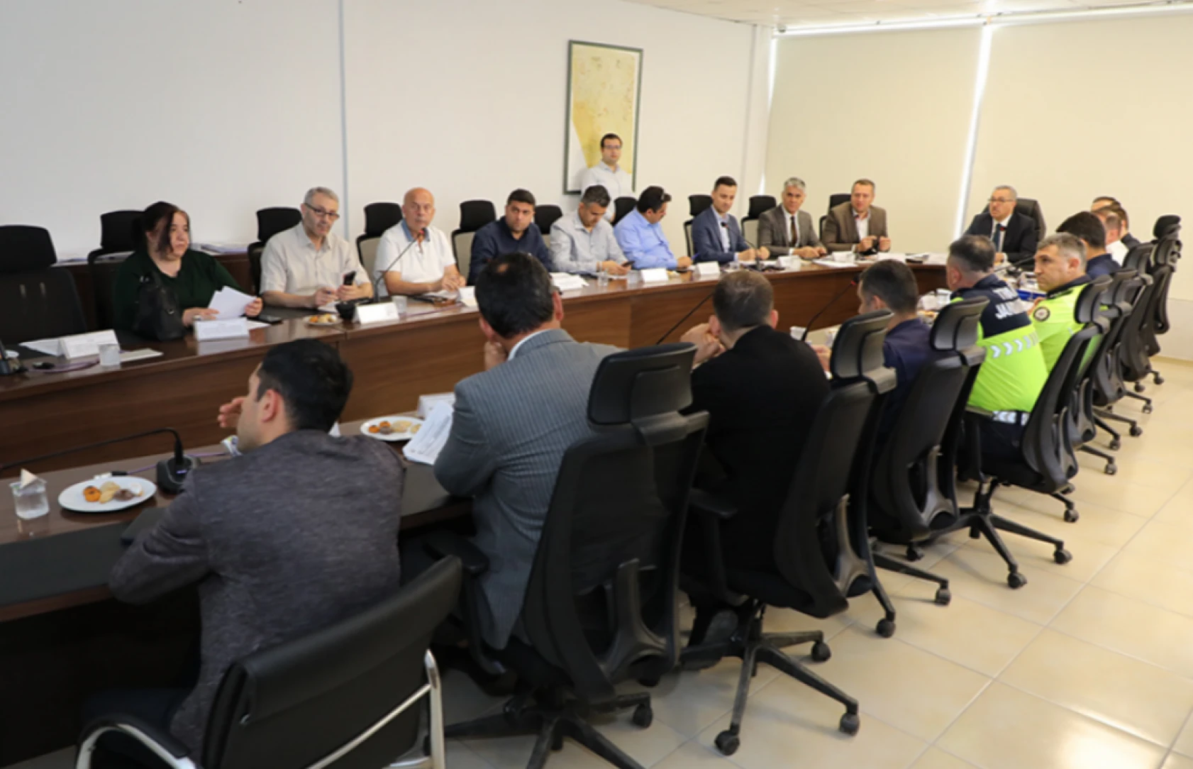 Hatay'da kritik toplantı: Bazı yollar trafiğe kapanacak, toplu taşıma güzergahları değişecek!