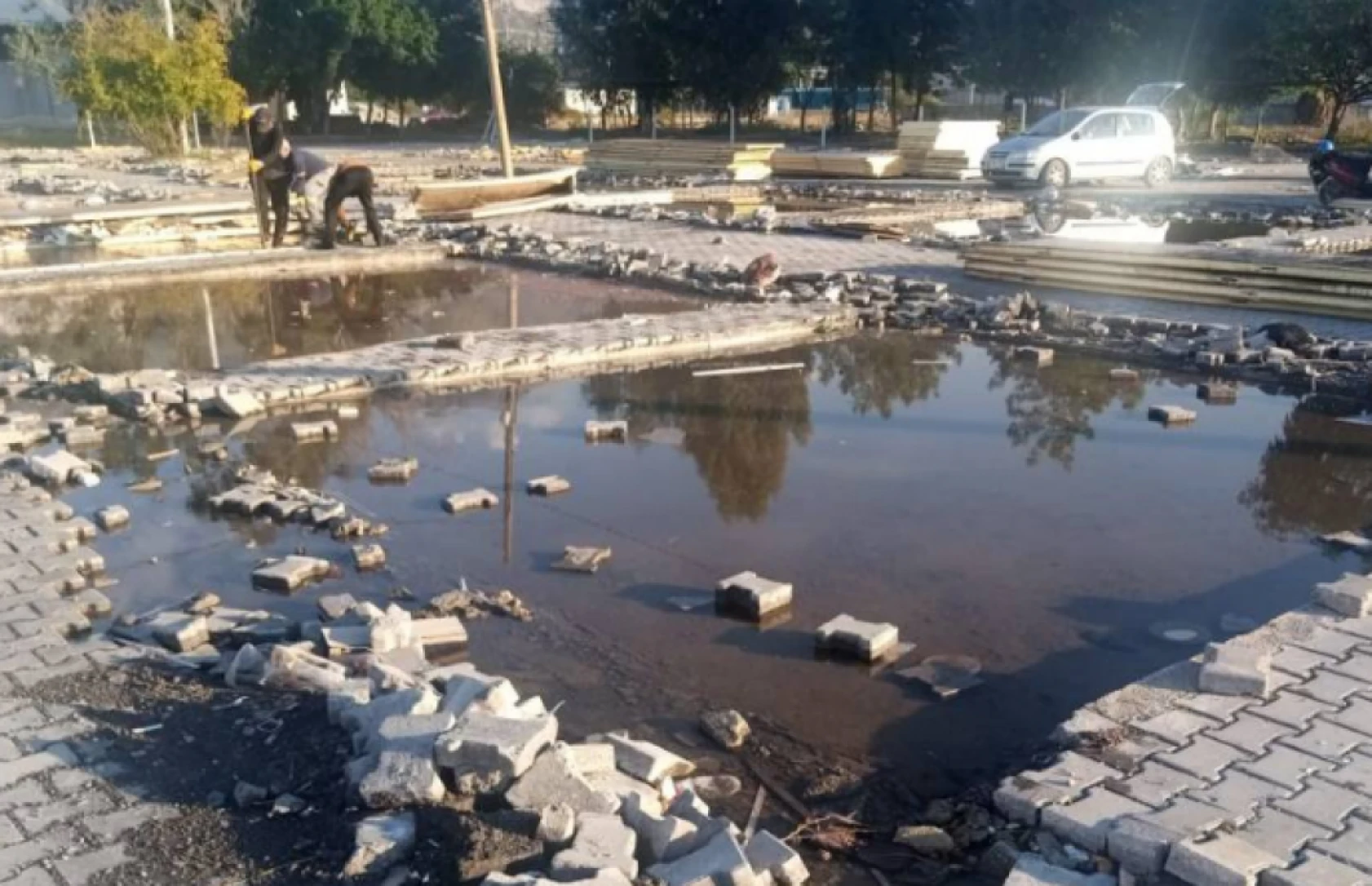 Hatay'da toplu taşıma araçlarının konakladığı yerde çalışma oldu!