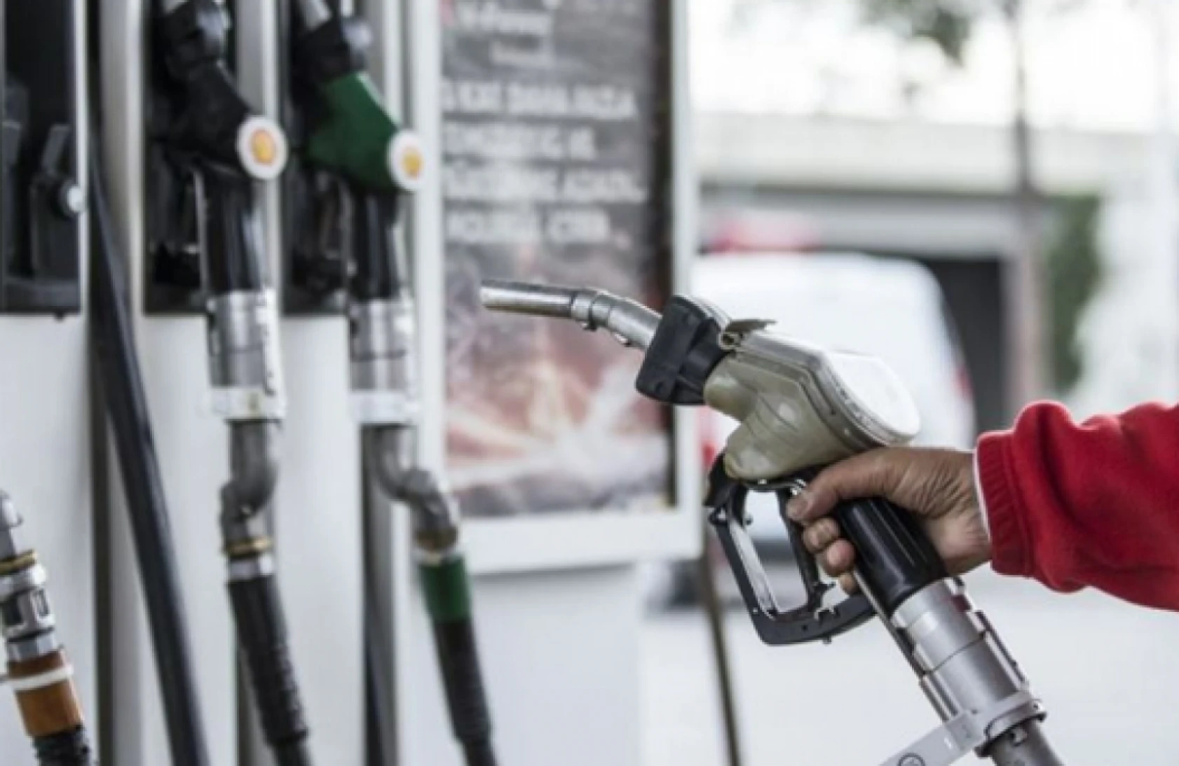 Benzin fiyatına dev zam: O tarihte uygulanacak!