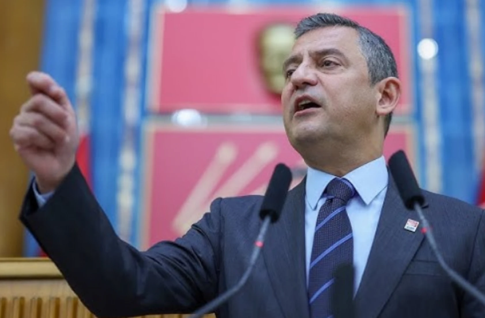 Özgür Özel, kendisine açılan soruşturma hakkında konuştu: 'Tepemin tasını attırma'