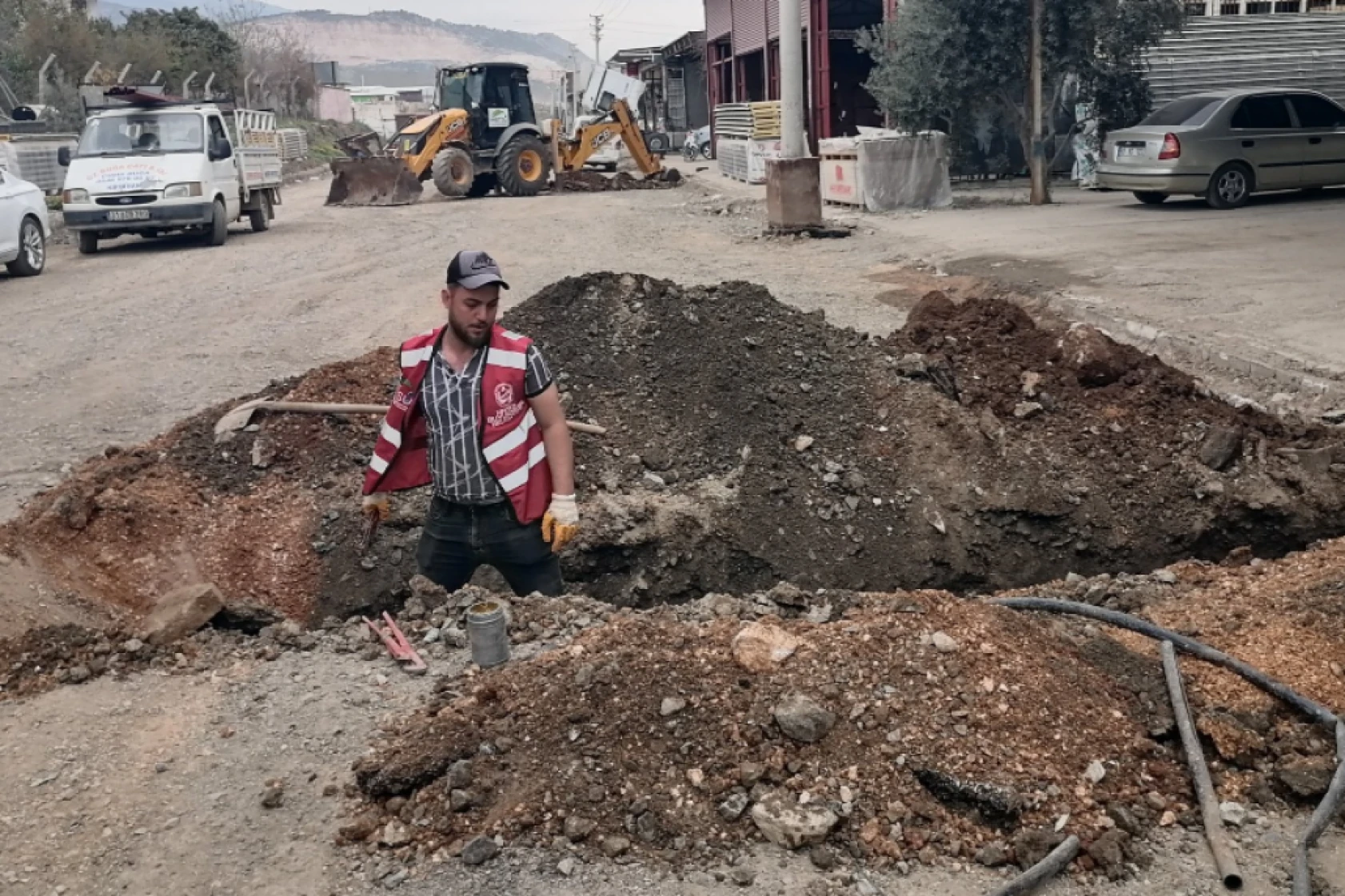 Hatay'daki o ilçenin sanayi sitesinde çalışmalar aralıksız devam ediyor!
