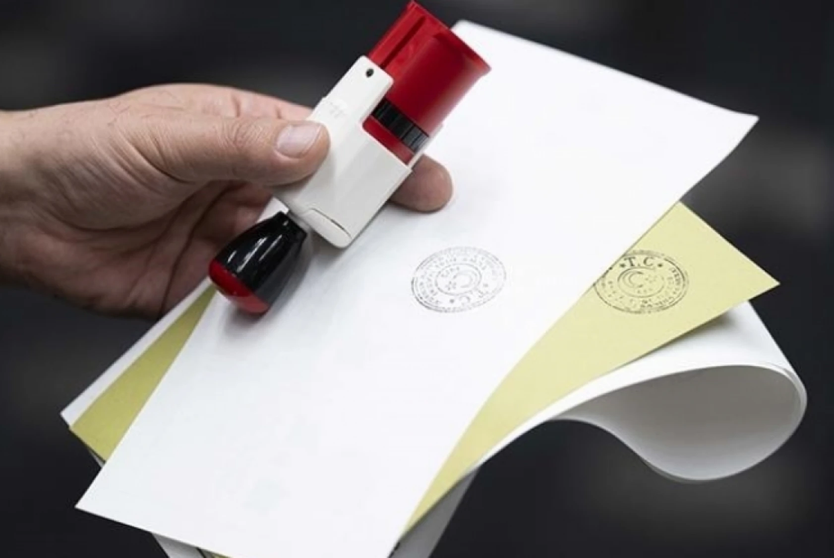 Hataylılar seçime gitti: Oy kullanma işleminin ardından sayım yapılacak!