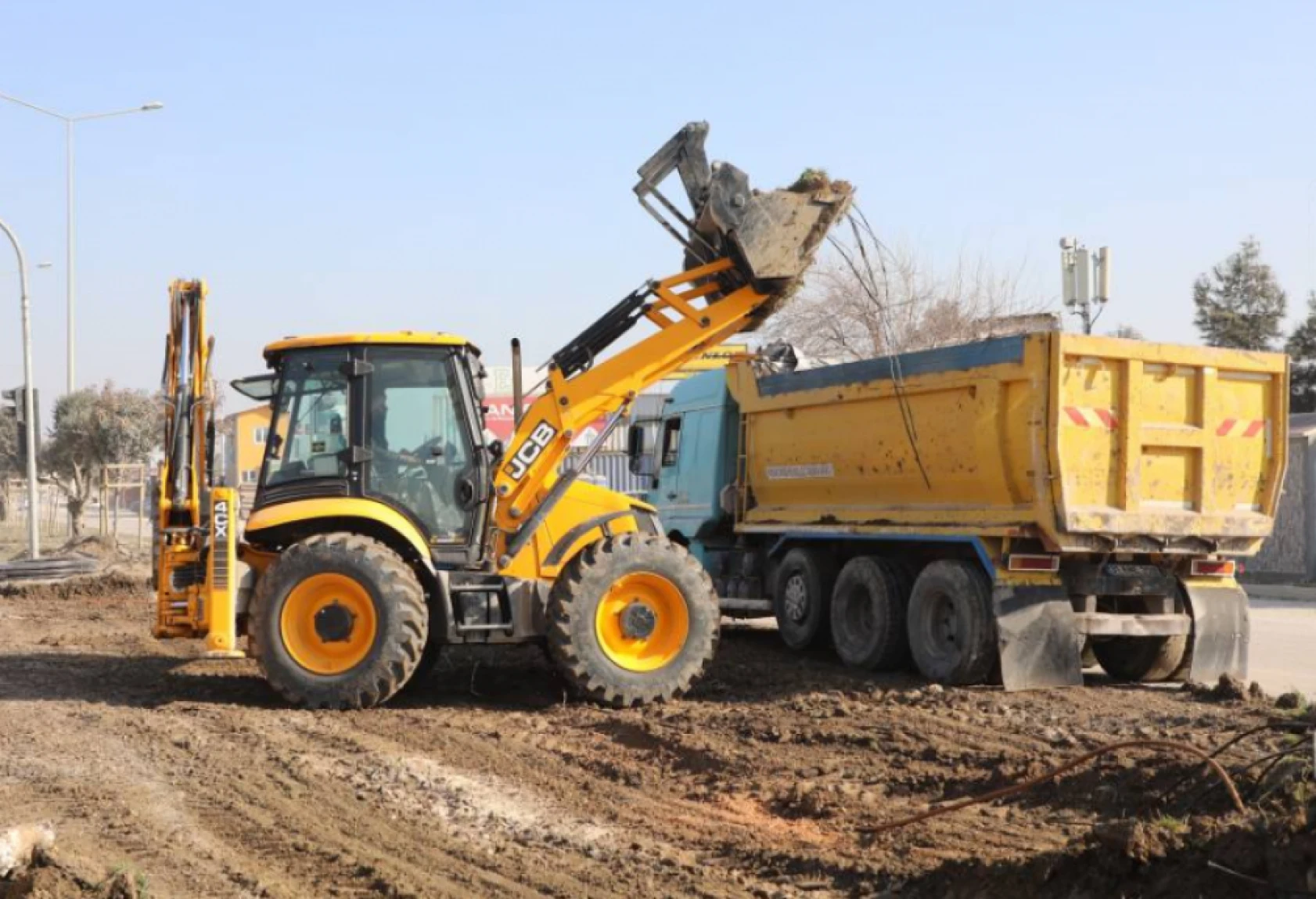 Hatay'da trafik yoğunluğunun fazla olduğu caddede çalışma başladı!