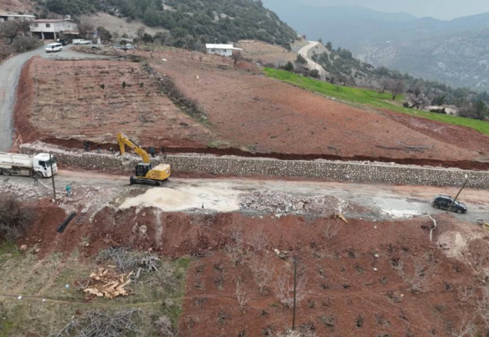 Hatay'da 3 ilçeyi birbirine bağlayacak yolda çalışmalar hızlandı!