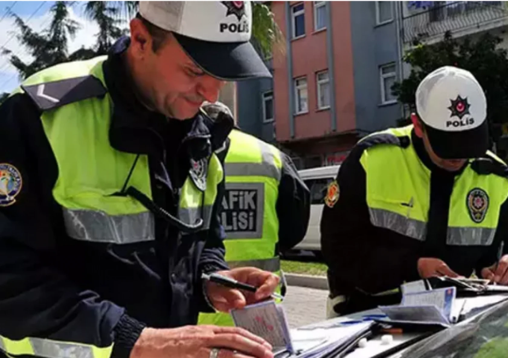 Trafik cezalarına yeni düzenleme yolda: Cazalar ağırlaştırılacak!