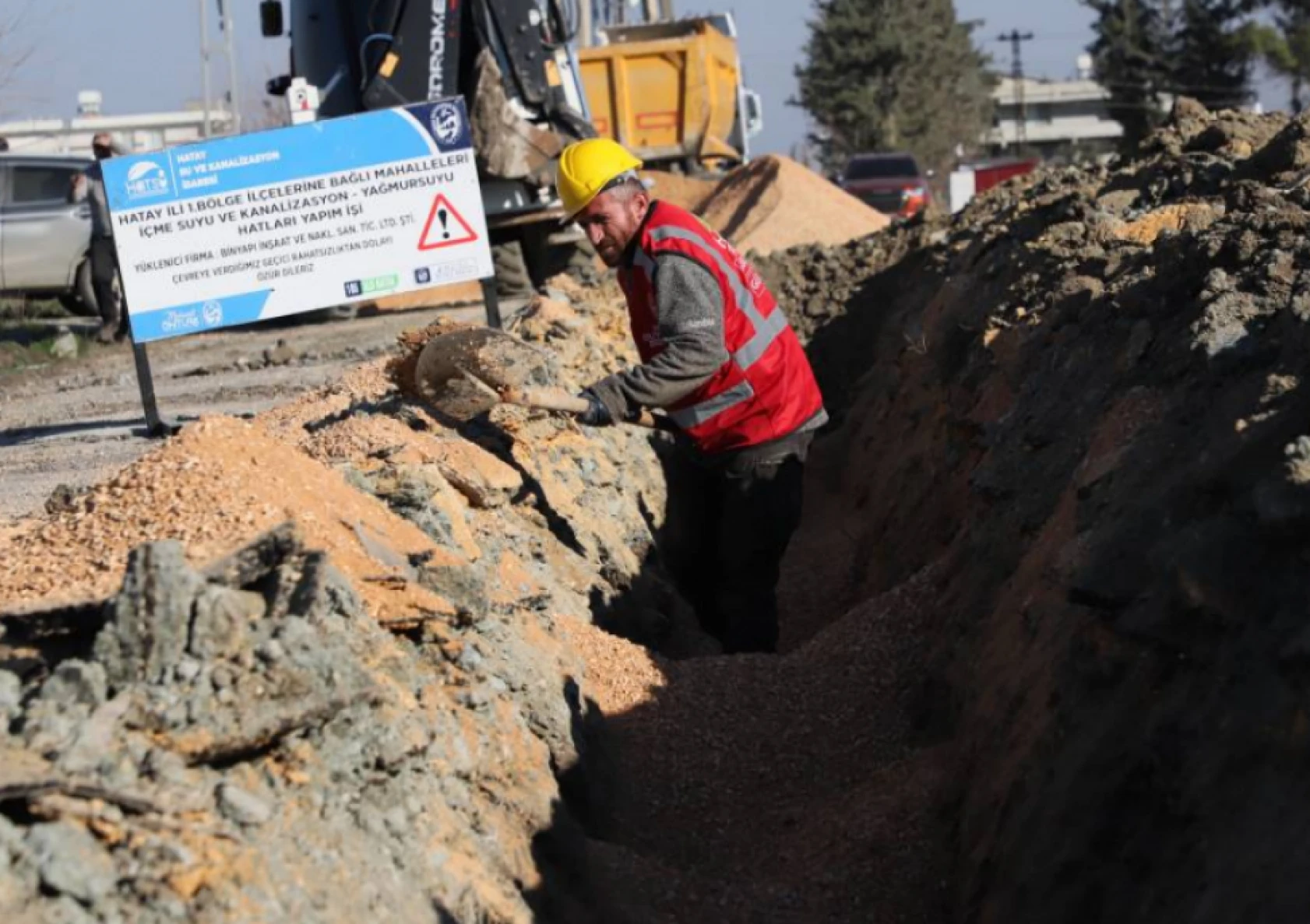 Hatay'ın merkez mahallesine dev çalışma: 8 bin 500 metre içme suyu şebekesi inşa edilecek!