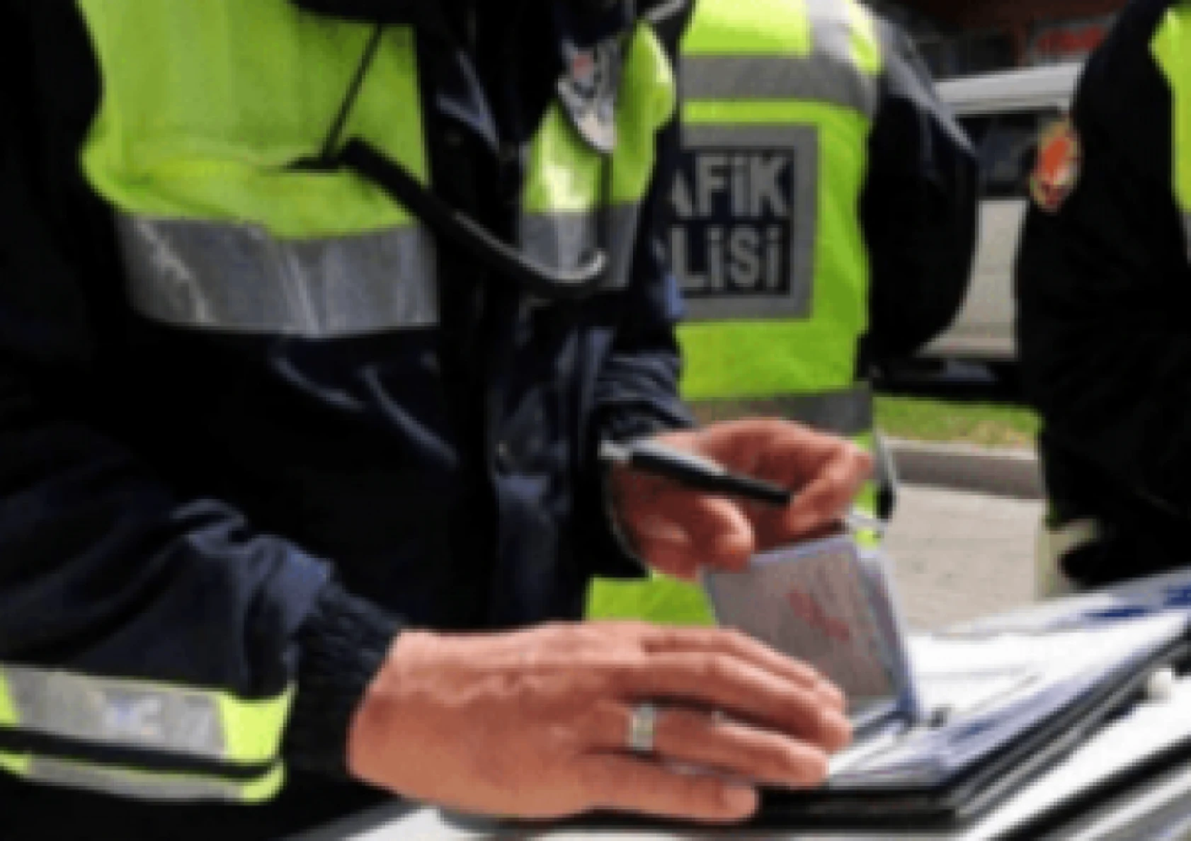 Trafik cezalarına yeni düzenleme yolda: Cazalar ağırlaştırılacak!