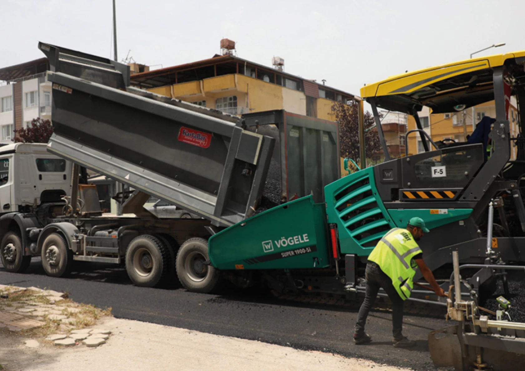 Hatay'da 2 ilçeyi bir birine bağlayan yolda dev çalışma!