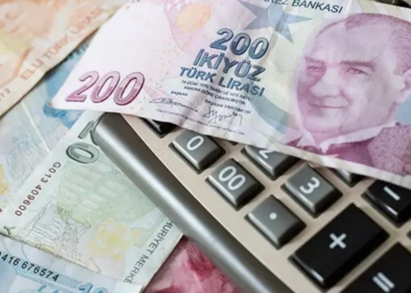 Hataylı Öğrencilere Bayram Öncesi Ulaşım Desteği: 7.600 TL'ye Kadar Geri Ödemesiz Yardım!