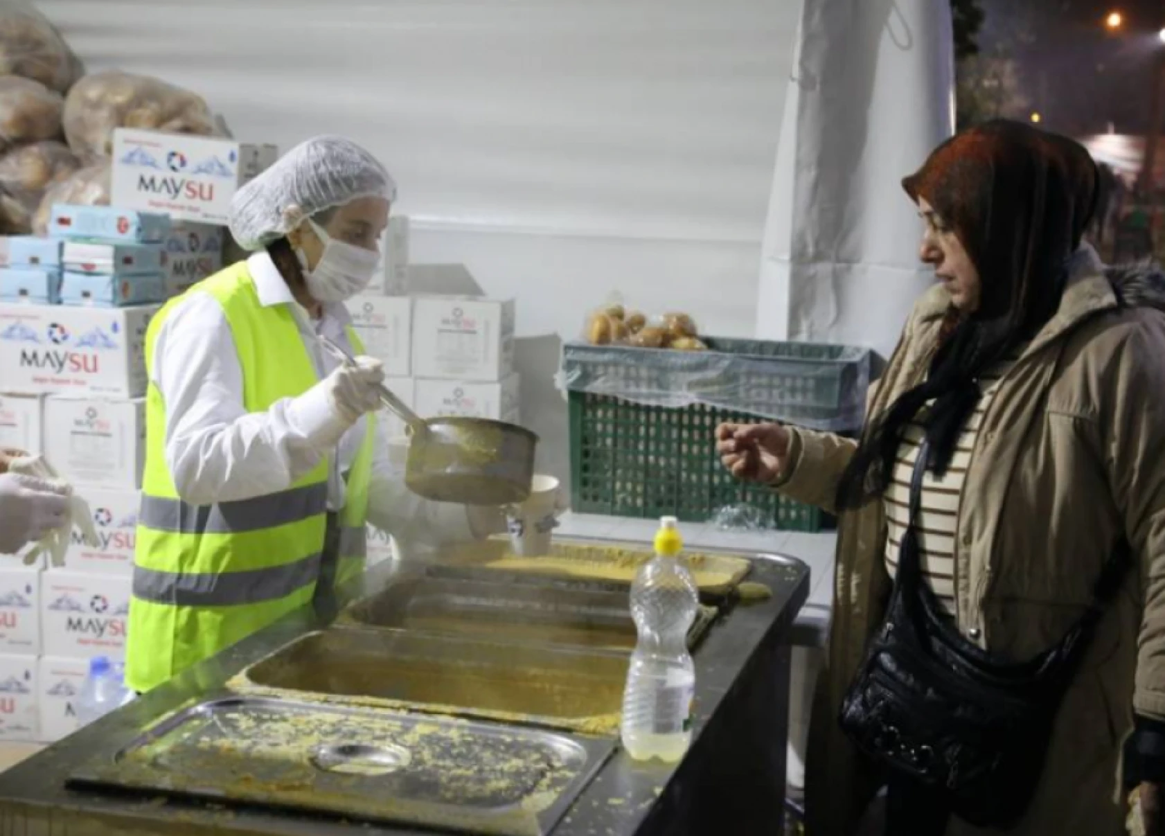 Hatay'da binlerce kişi sokaklara akın etti: Deprem şehitleri andı!