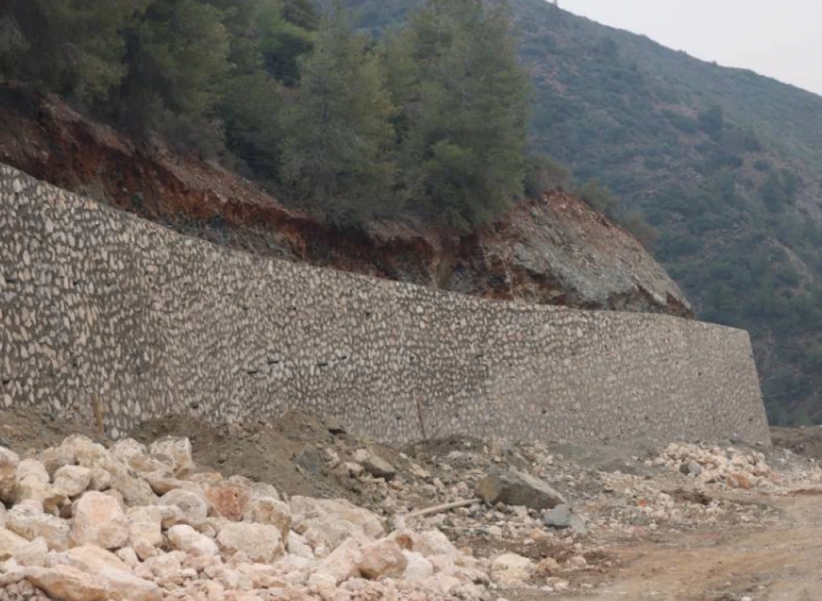 Hatay'da 3 ilçeyi birbirine bağlayacak yolda çalışmalar hızlandı!