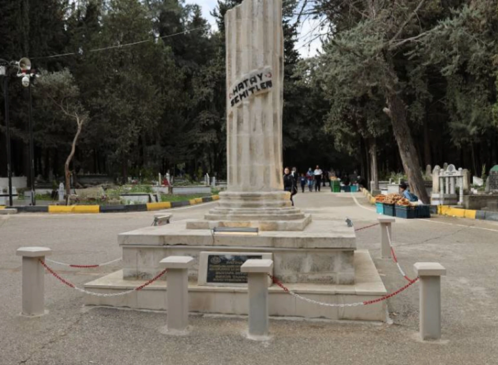 Hatay'daki mezarlıklarda golf araçları hizmet veriyor: O tarihe kadar geçerli!