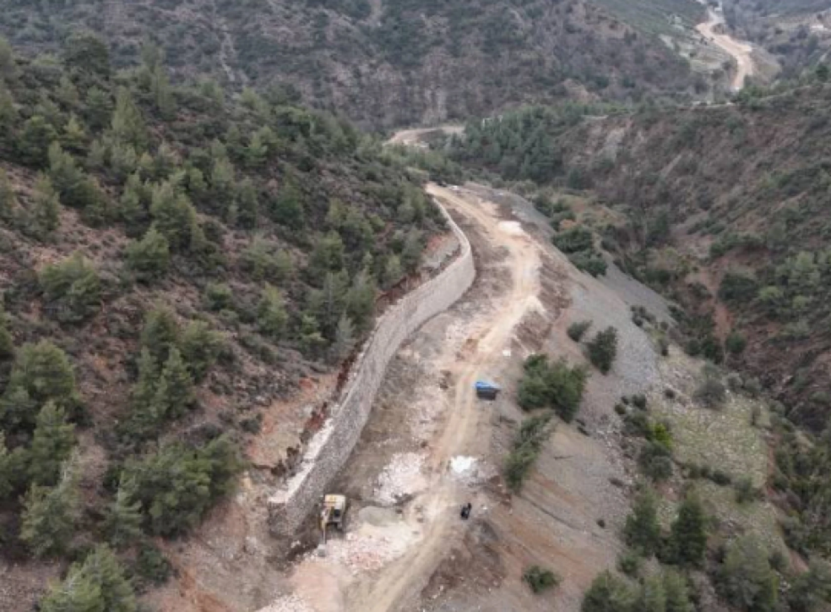 Hatay'da 3 ilçeyi birbirine bağlayacak yolda çalışmalar hızlandı!