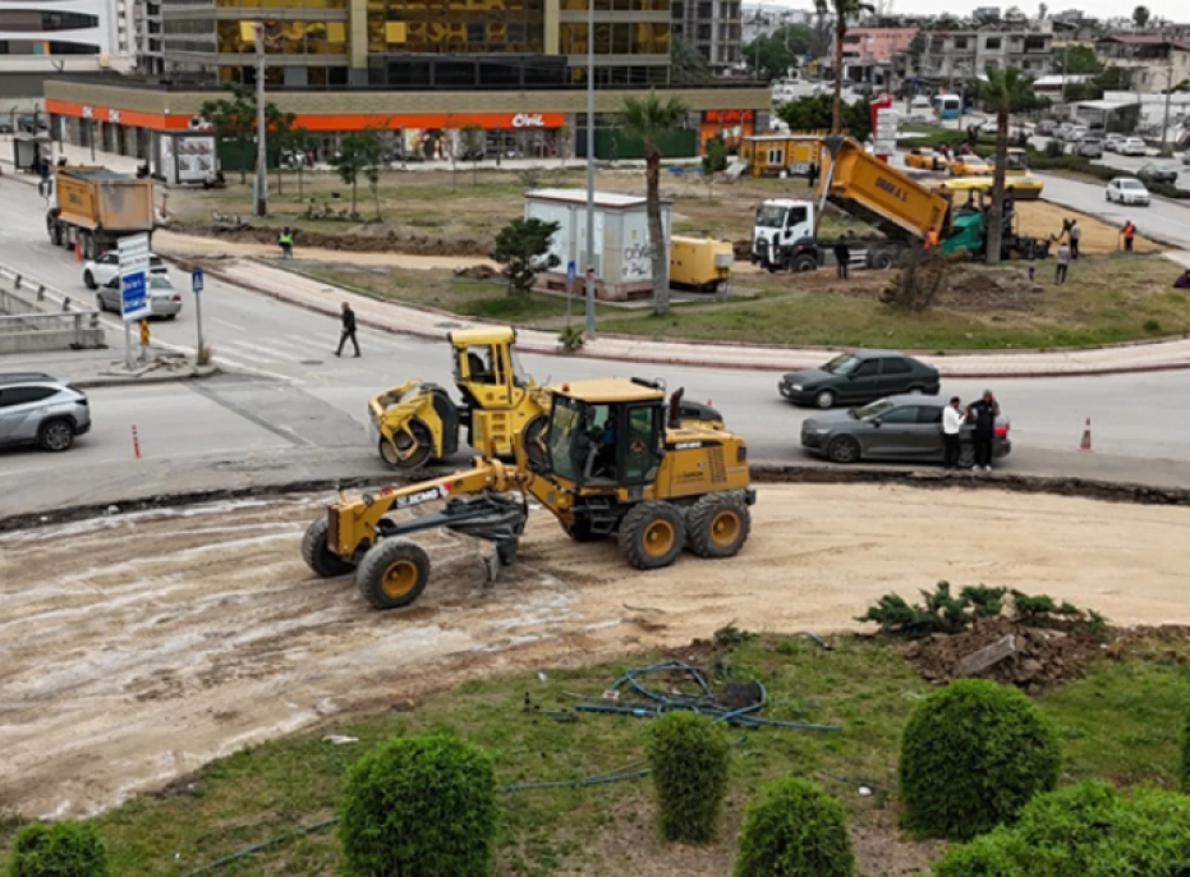 Hatay'daki o ilçede trafik sorunu bu yöntemle çözülmeye çalışılıyor!