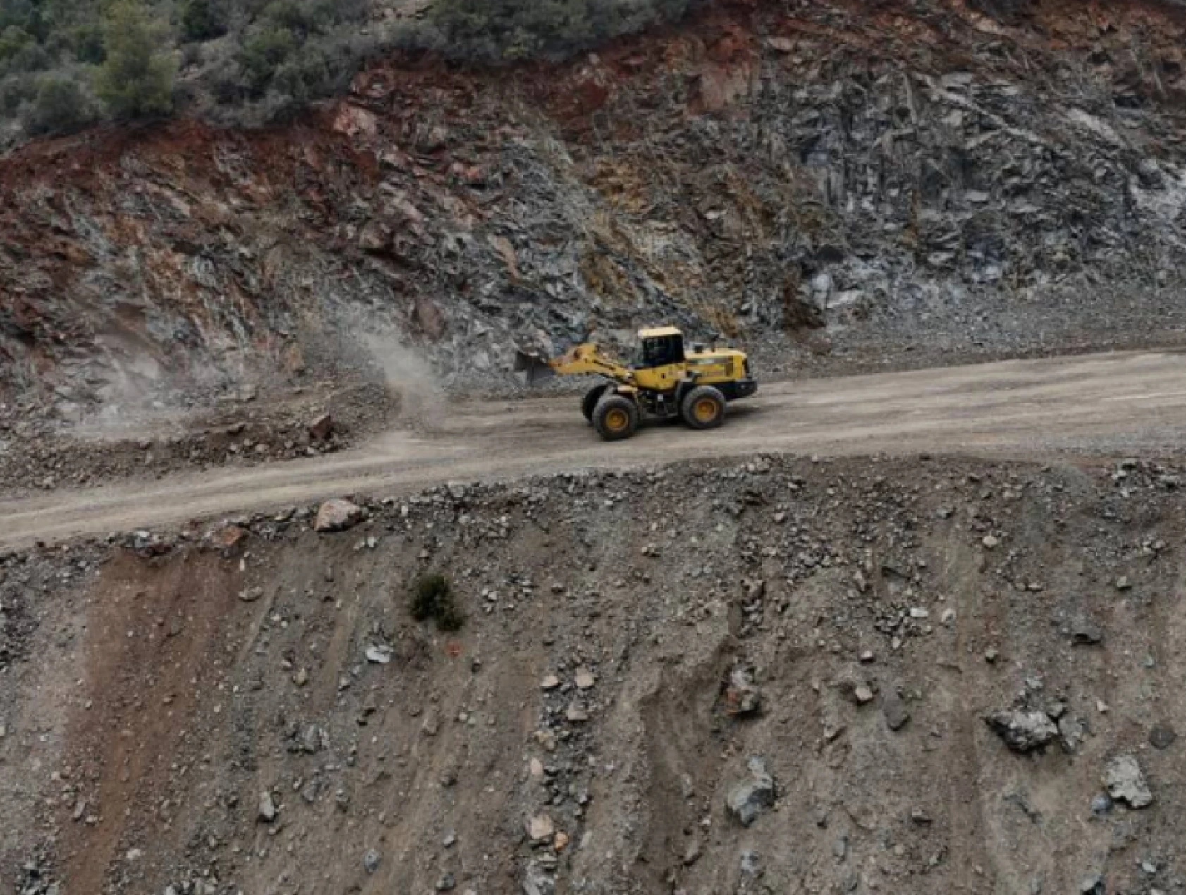 Hatay'da 3 ilçeyi birbirine bağlayacak yolda çalışmalar hızlandı!