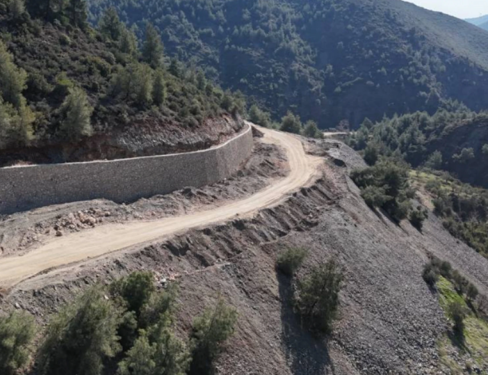 Hatay'da 3 ilçeyi birbirine bağlayan dev yolda çalışmalar ne durumda?