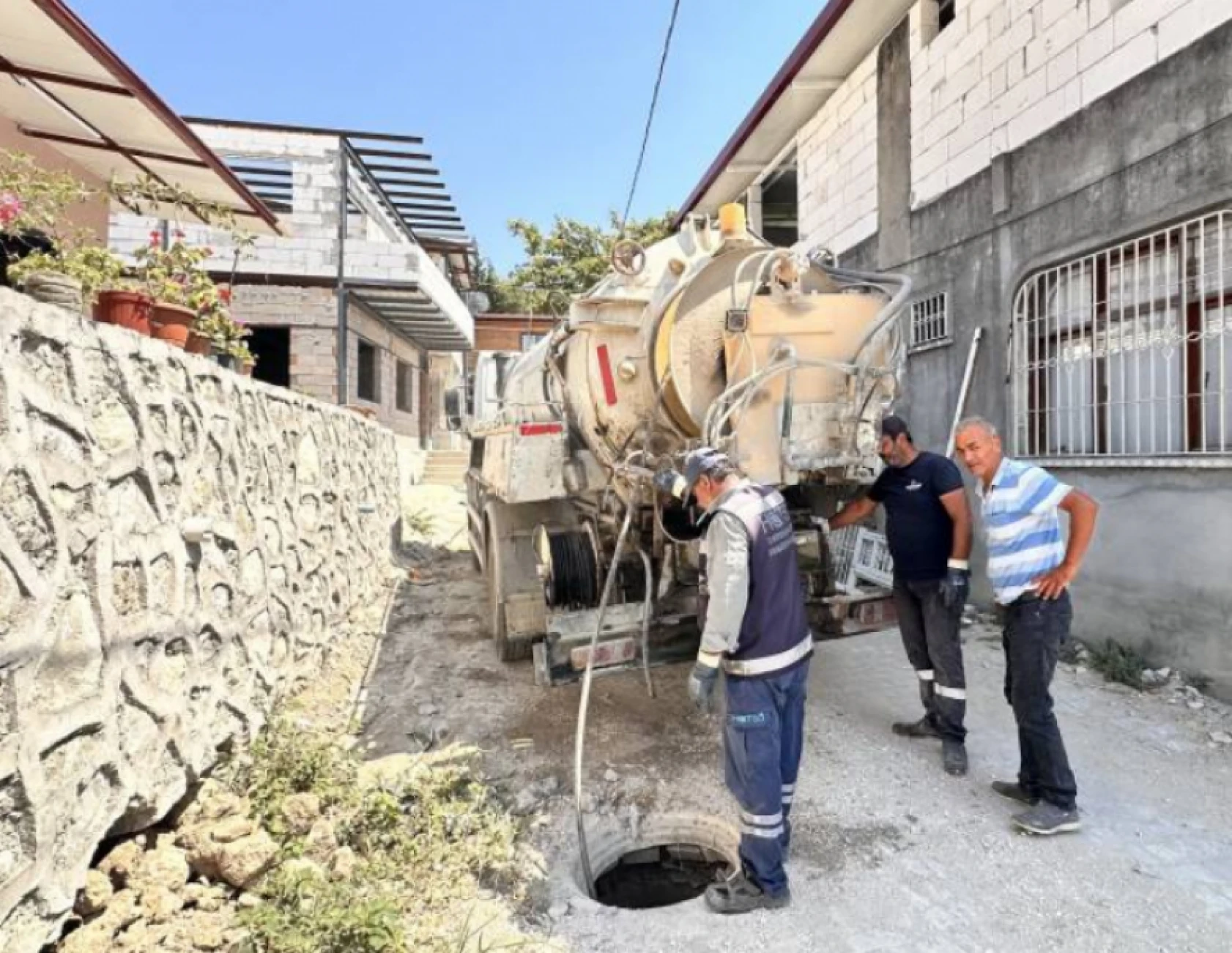 Hatay'da 9 ayda 166 bin 903 metre yeni su hattı inşa edildi!