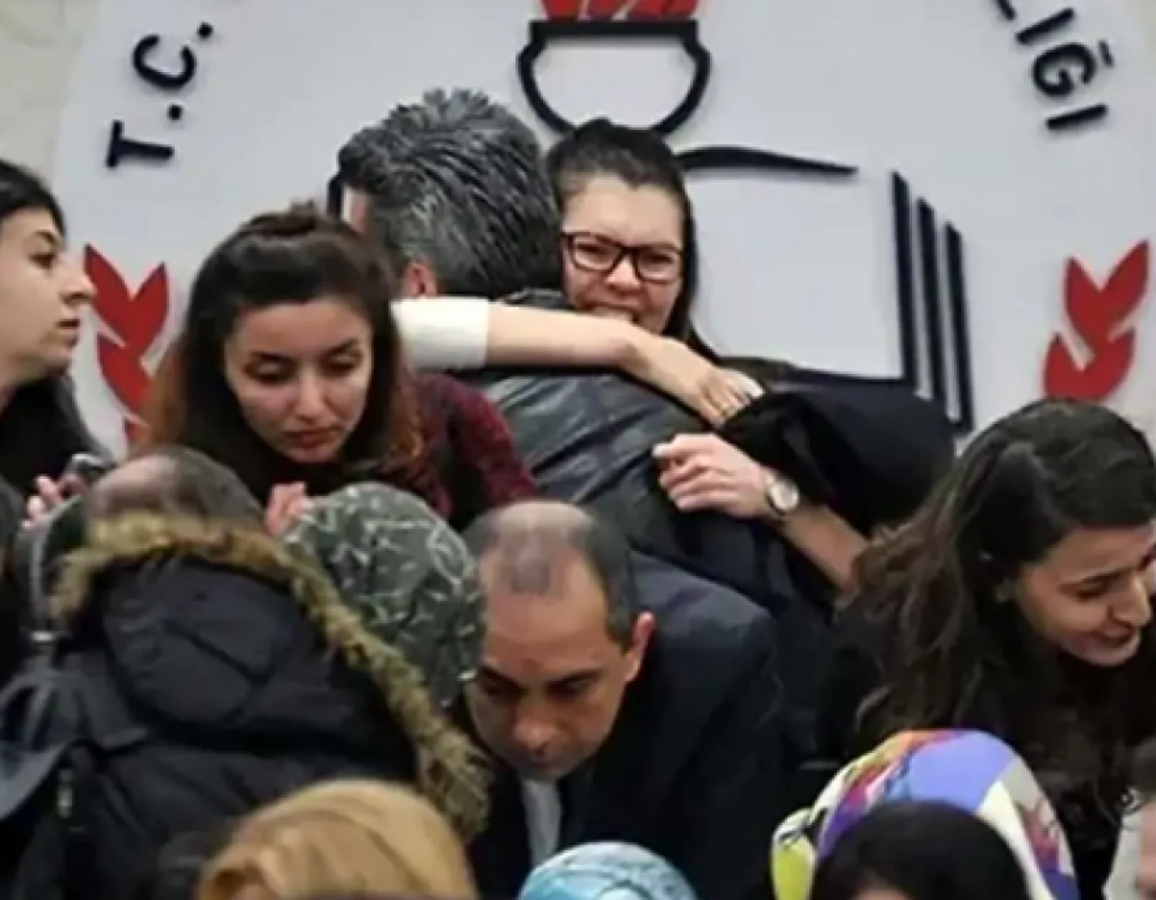 Öğretmen adaylarına müjdeli haber verildi: sözlü sınava girmeye hak kazanan adaylar açıklandı!