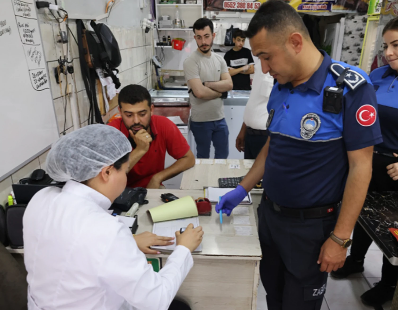Hatay'da ekipler sağlık için sahada: Kimsenin gözünün yaşına bakılmayacak!