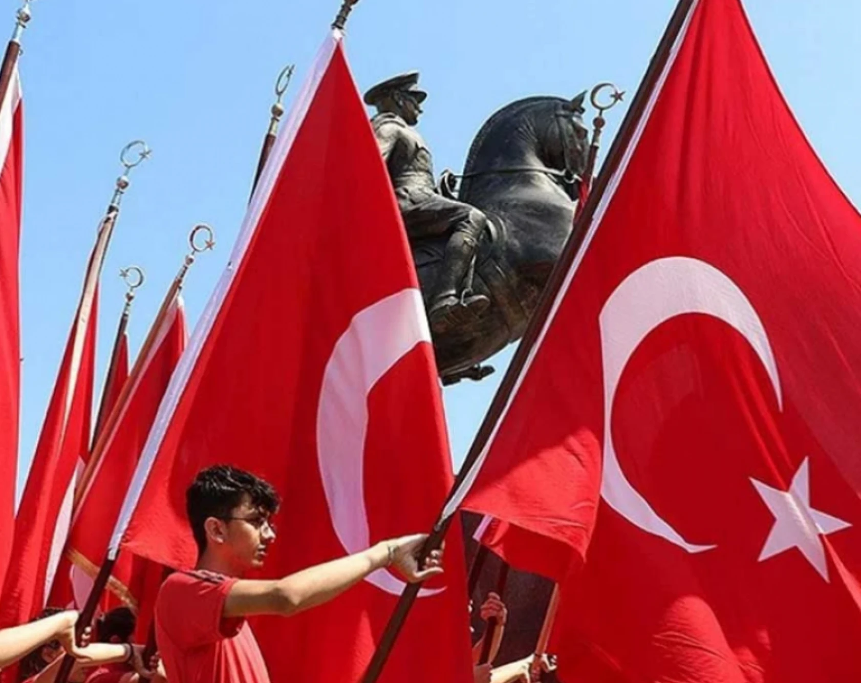 19 Mayıs'ta okullar tatil mi? Öğrencilerin beklediği cevap geldi!