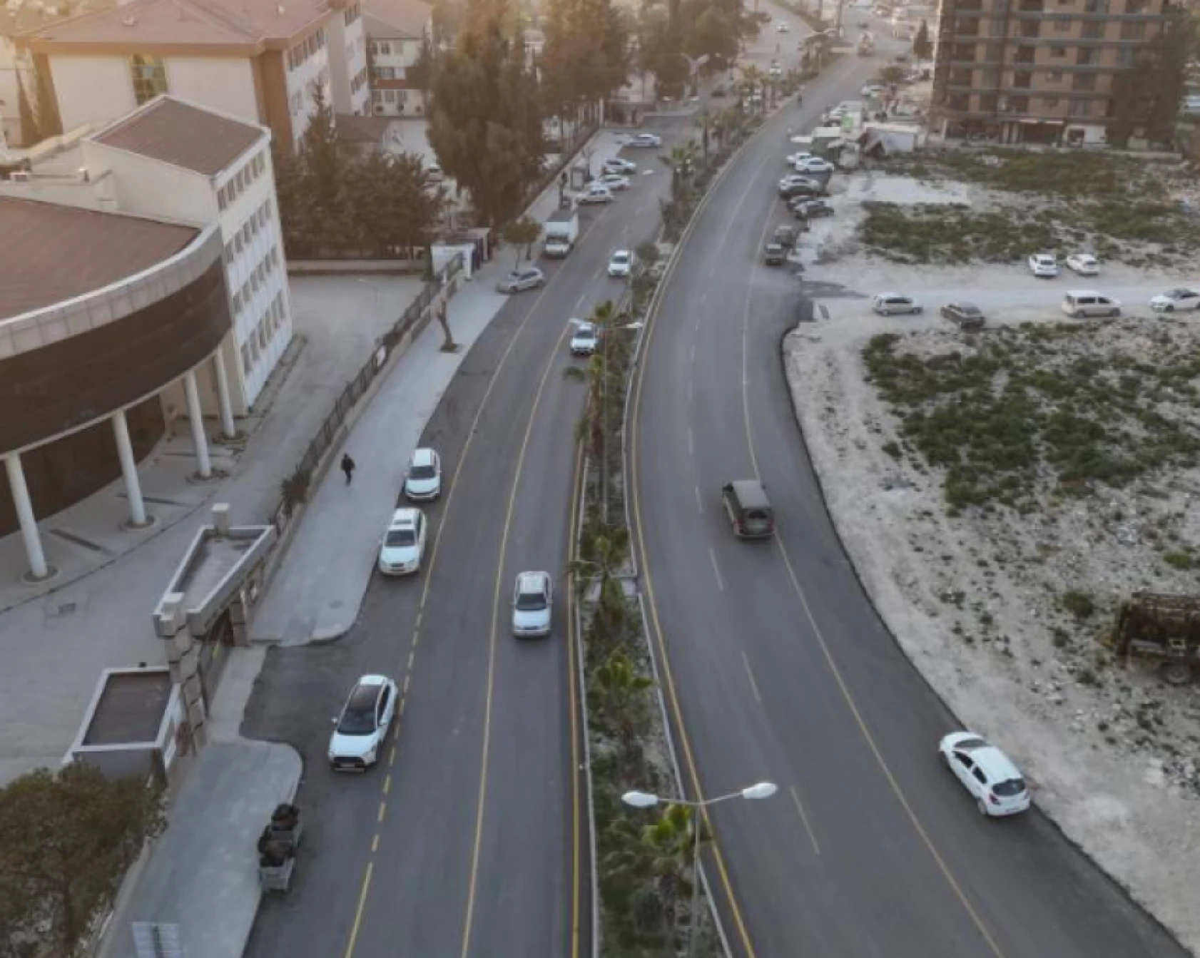 Hatay'da kollar sıvandı: O 2 ilçede yol yapımı hızla devam ediyor!