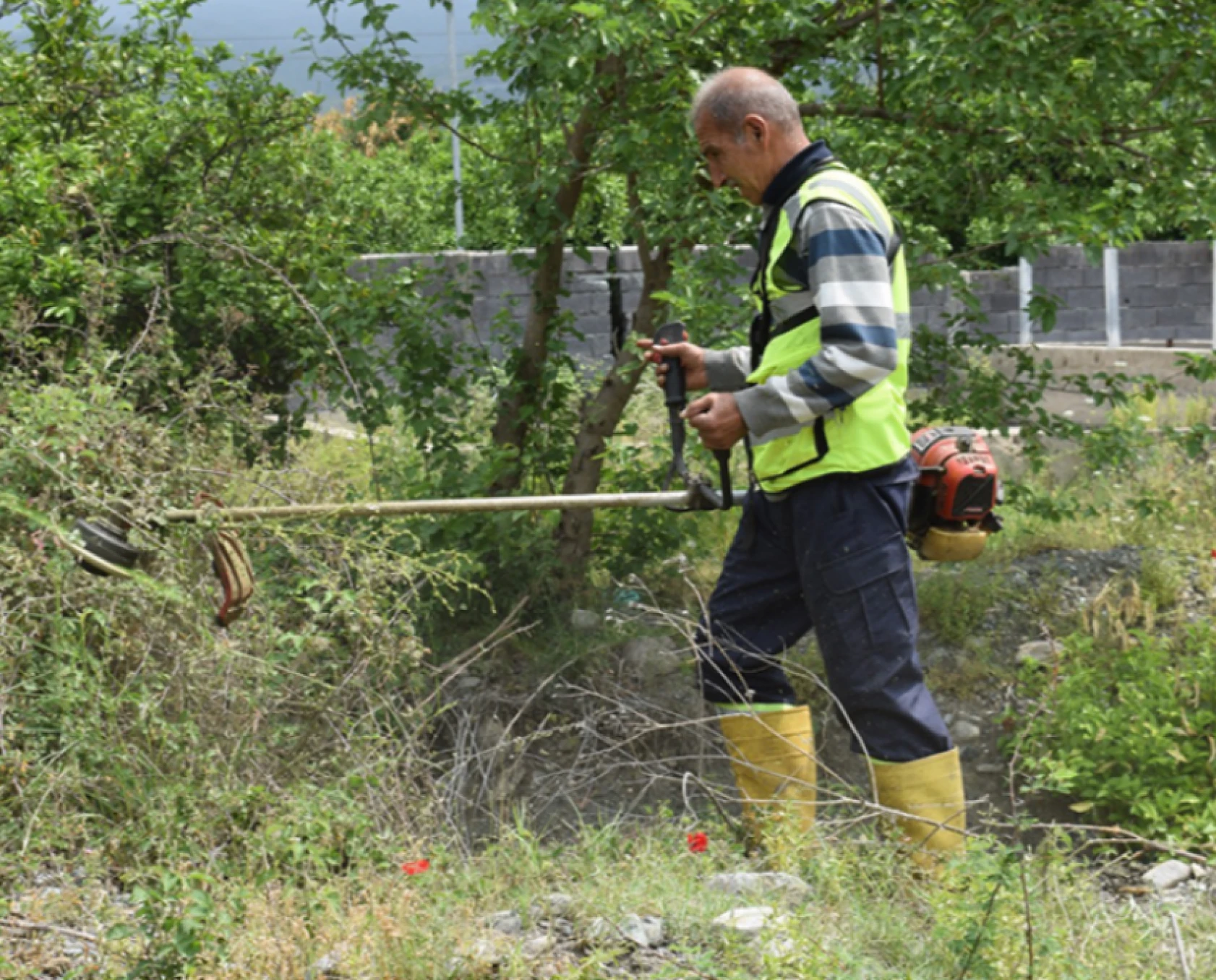 Hatay'da tarımsal üretime destek amaçlı su kanalları temizlendi!