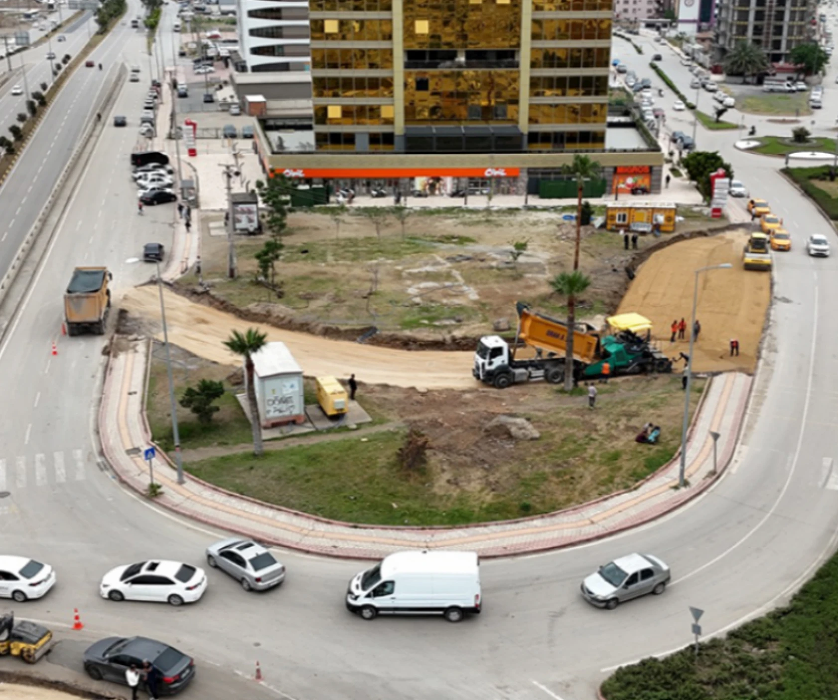 Hatay'daki o ilçede trafik sorunu bu yöntemle çözülmeye çalışılıyor!