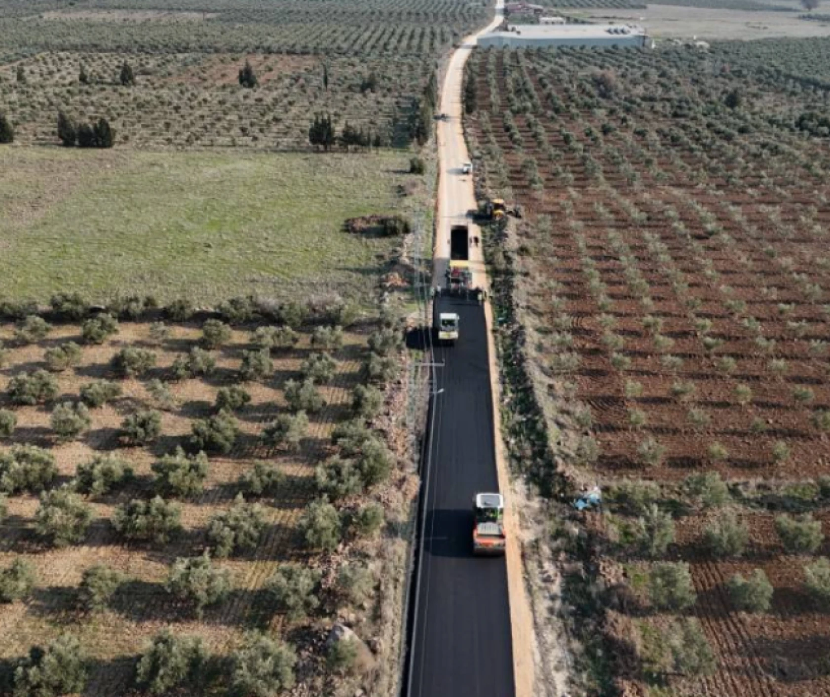 Hatay'daki bir ilçede daha asfaltlama işlemi yapıldı!