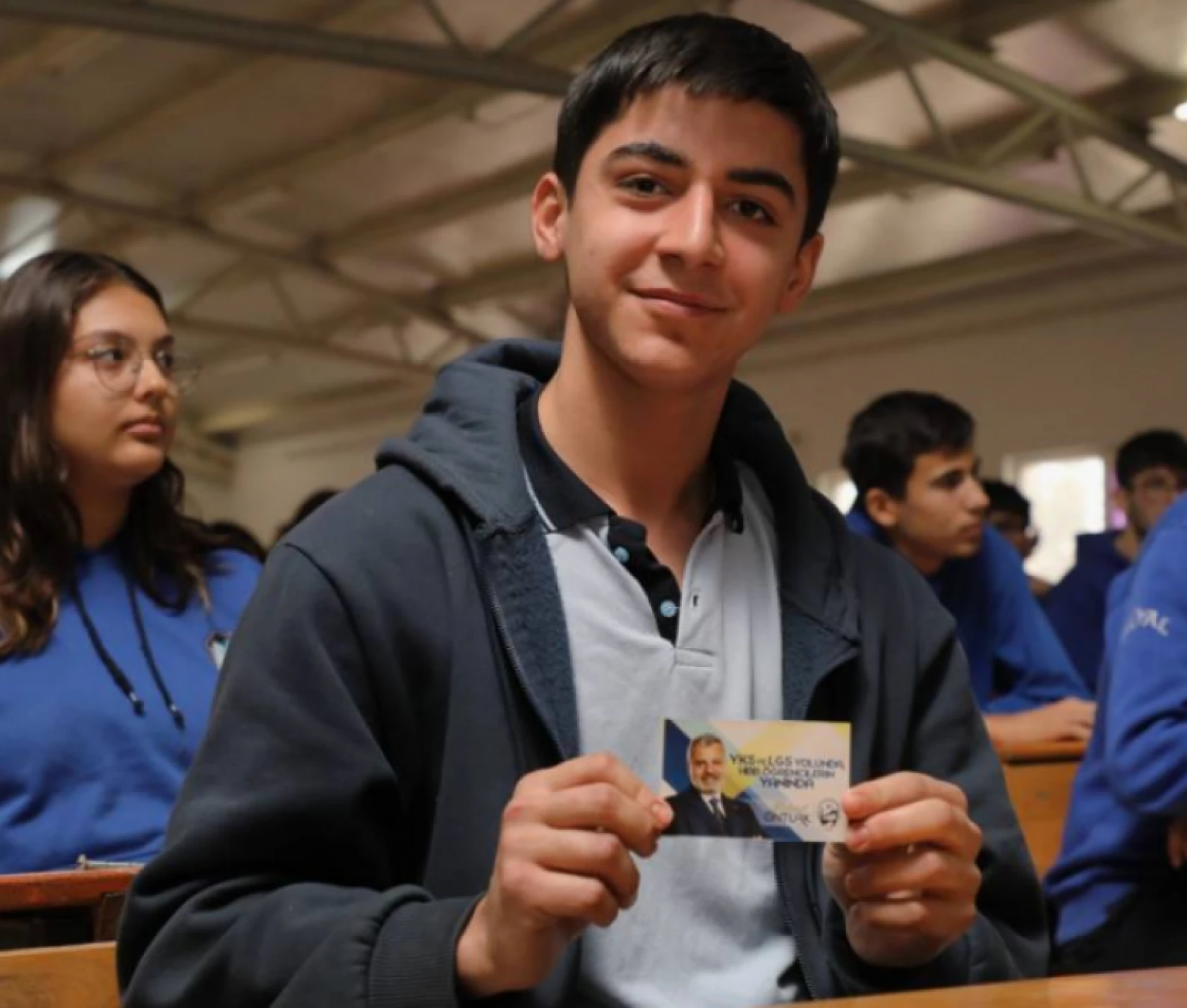 Hatay Büyükşehir Belediyesi'nden öğrencilere destek!
