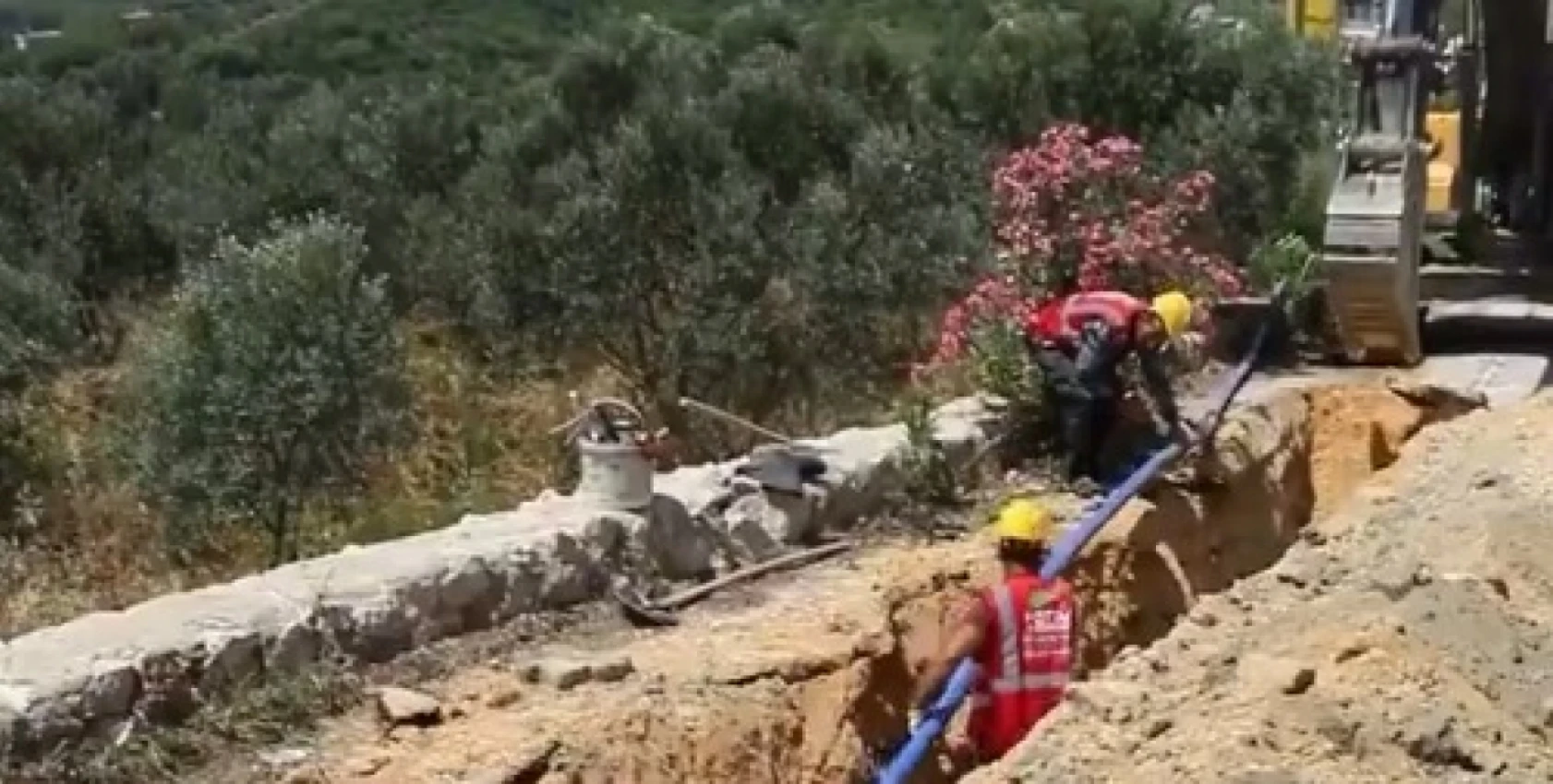 Hatay'daki o mahallede su sıkıntısı bitti, mahalle rahat nefes aldı!