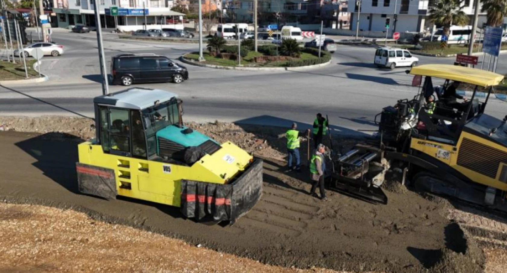 Hatay'da 2 ilçeyi bir birine bağlayan bağlantı yolu trafiğe nefes aldırdı!