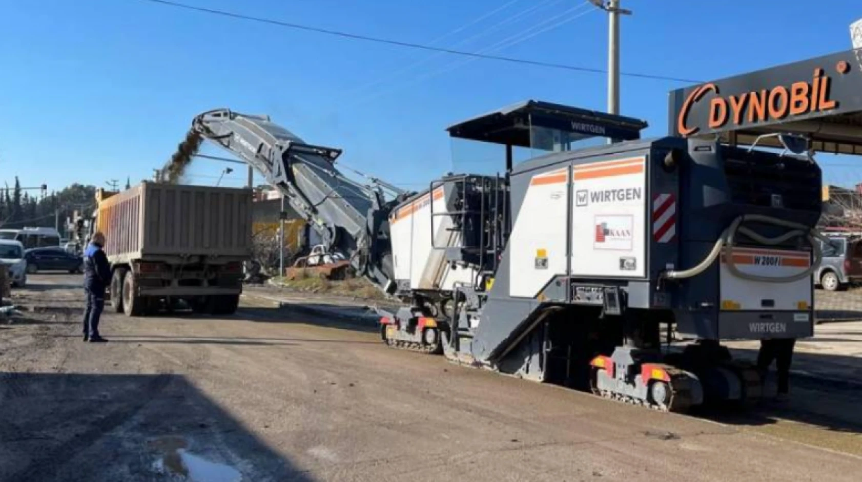 Hatay'da bulunan sanayide yollar sıkıntılıydı: 3 bin 600 metrelik çalışma başladı!