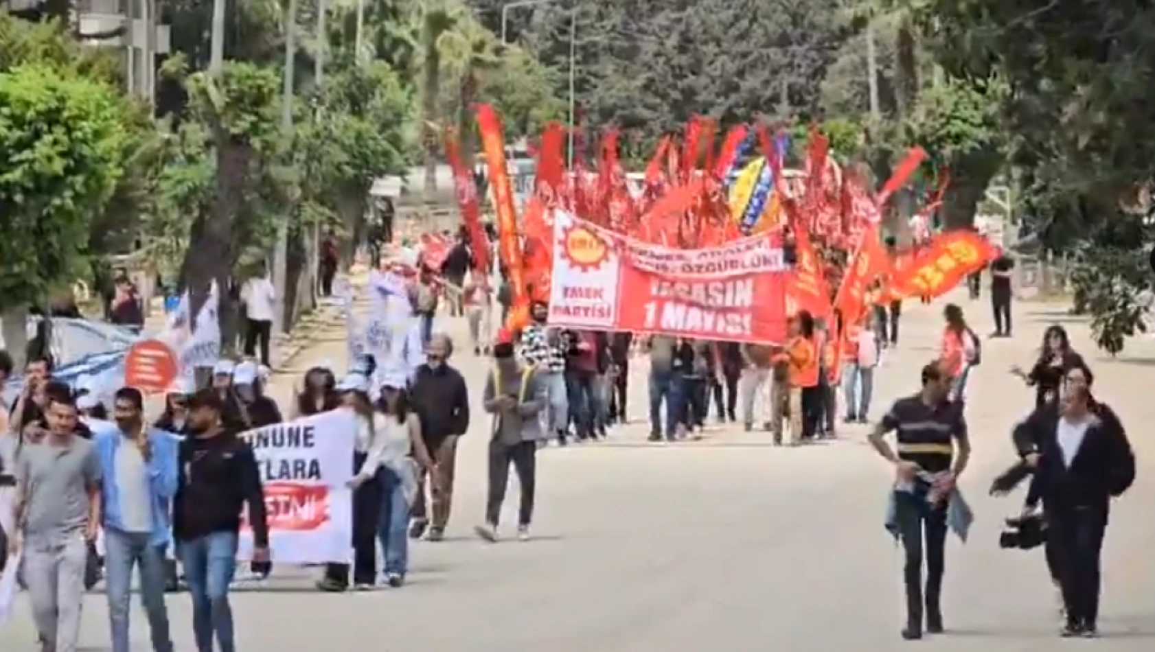 Hatay'da emekçiler daha iyi çalışma şartları için yürüdü!