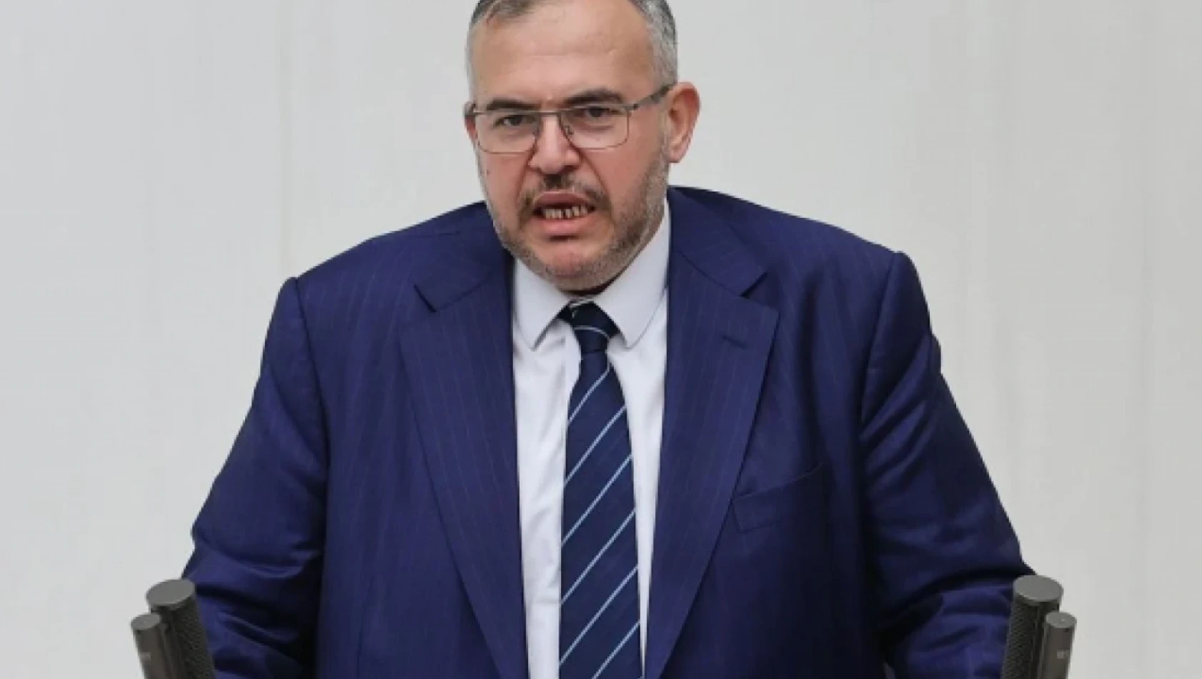 Hataylı vekil Çalışkan: 'Türkiye'de aile yapısı ciddi risk altında'