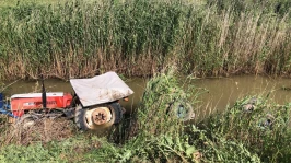 Hatay'da korkunç kaza: Traktör sulama kanalına devrildi!