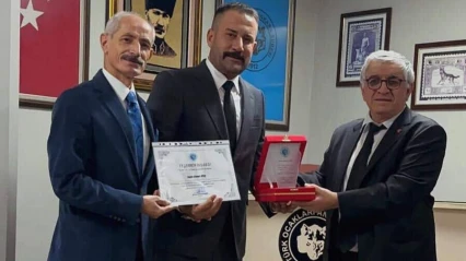 Türk Ocakları'ndan Hataylı İş İnsanı Ahmet Ateş'e 'Ocağa Hizmet' Ödülü