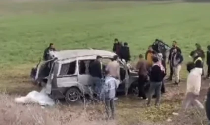 Hatay'da feci kaza: Araç şarampole devrildi!