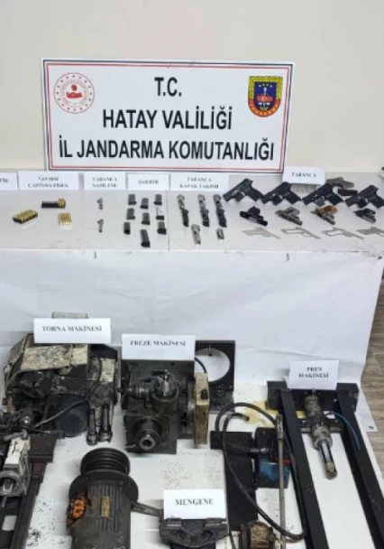 Hatay'da silah imal ve ticareti operasyonu: Çok sayıda silah ve malzeme ele geçirildi