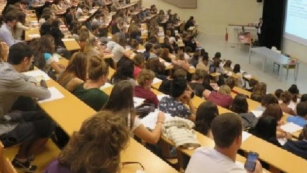 Hatay'da okula gidecek öğrencilerin biletini belediye kesiyor!