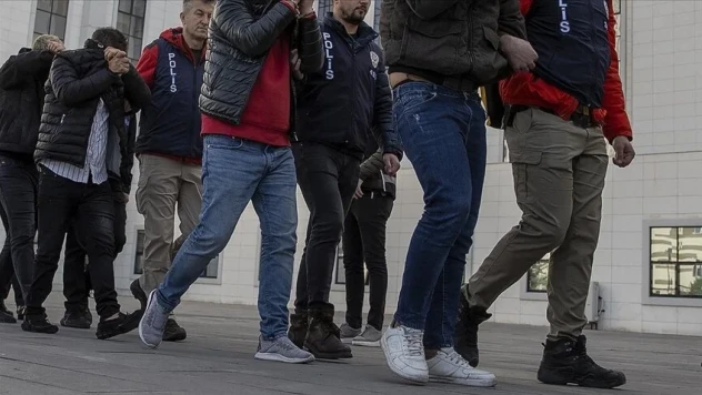 İskenderun'da 10 gözaltı: 3 araç trafikten men edildi!