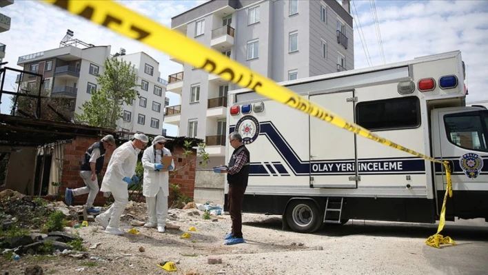 Antakya'da minibüs devrildi!