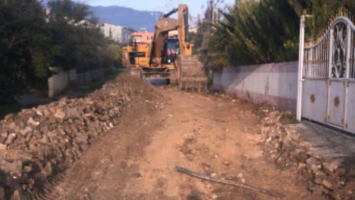 Hatay'da 2 ilçede yol çalışmaları devam ediyor!