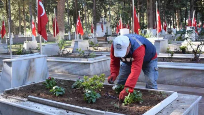 Hatay'da 700'ün üzerinde mezarlıkta çalışma başlatıldı!