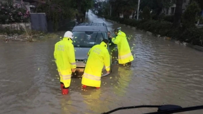 Hatay'da ekipler sahayı bir an olsun bırakmadı!