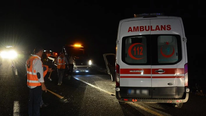 Hatay'da feci  kaza: Araç ters döndü!